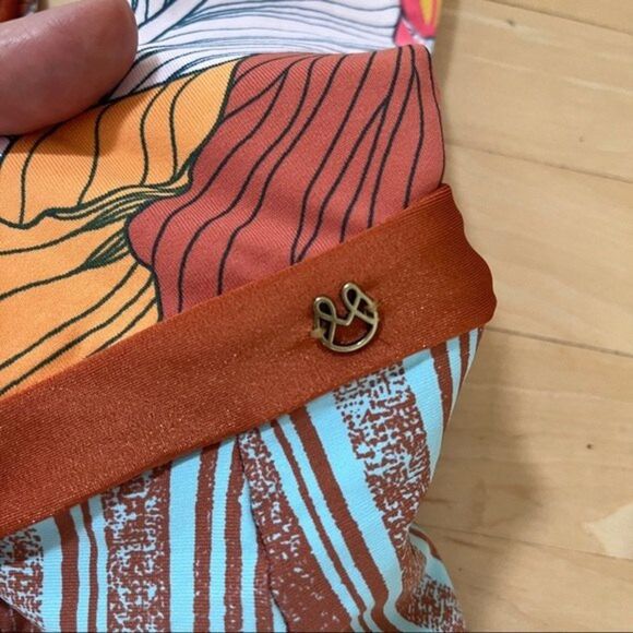 Maaji Rainbow Chromatic Floral Stripe Reversible One Piece Swimsuit S NWOT - Picture 9 of 13